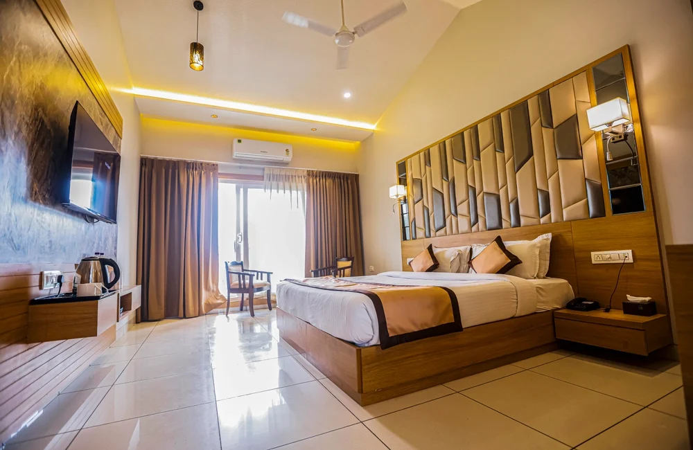 Hotel Mukut Mani Rooms: Choose the Right Stay in Jatipura
